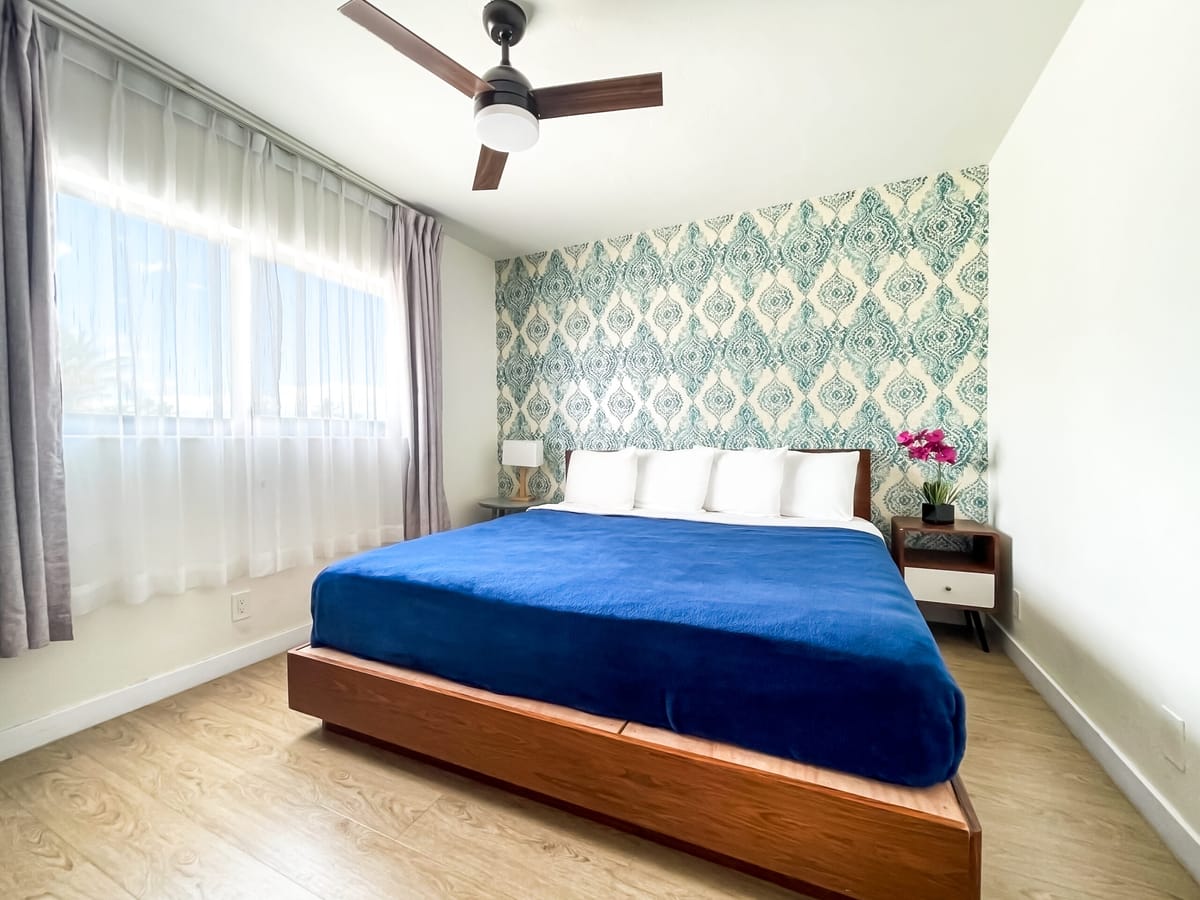Bedroom Suite at Hollywood Beach Hotels, photo 4
